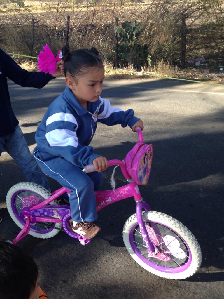 JHGuard08's tweet photo. Gabby had a bike race at school today! http://t.co/Ape8sVE7ro