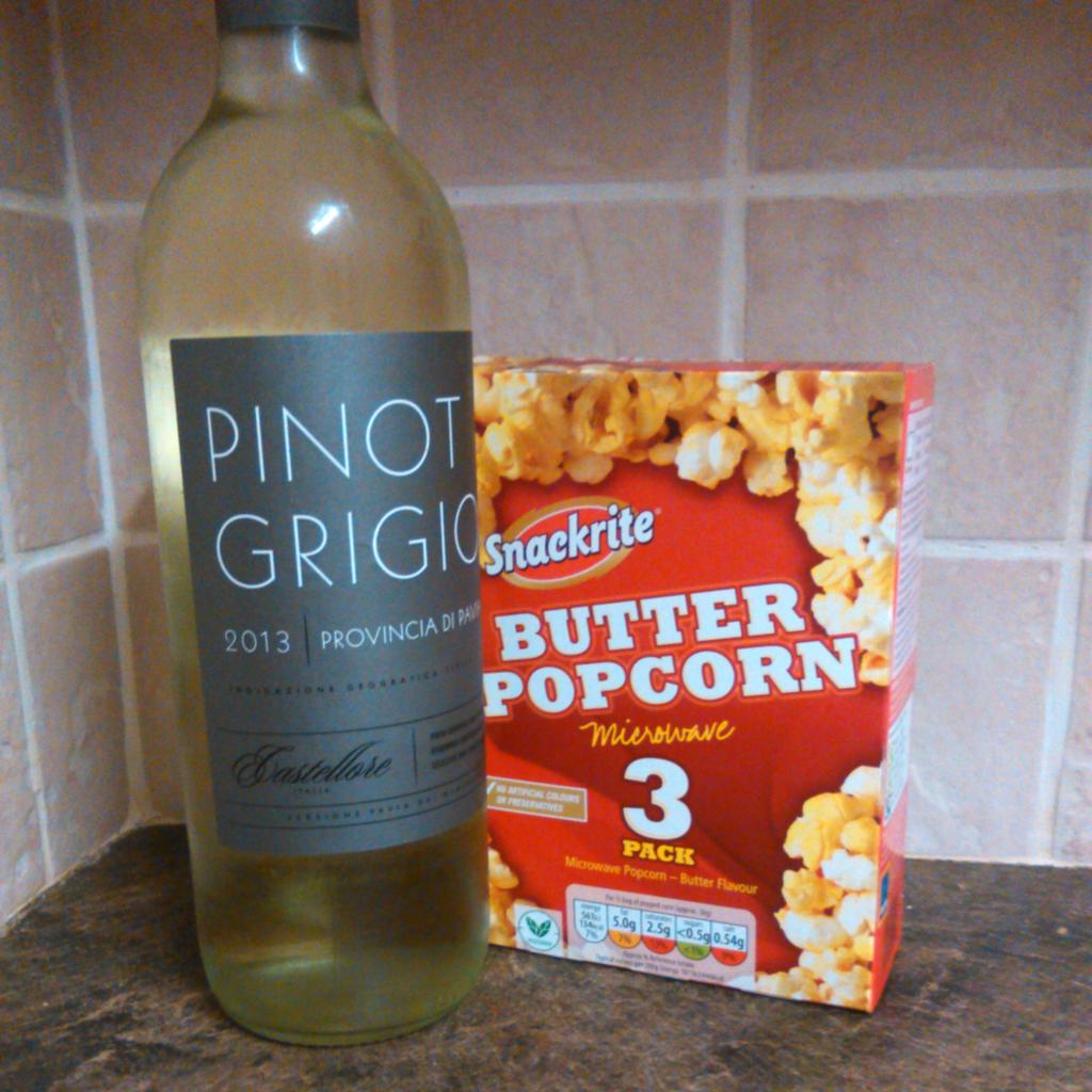 All set for <a href="/bbceastenders/">BBC EastEnders</a> ! #PJParty #EELive #WhoKilledLucy #family :)