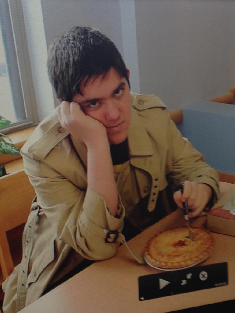 huckleBERRY2015's tweet photo. when the pie motif in your film makes you see the world in a more cynical way #HuckEverything http://t.co/f876WCFmAi