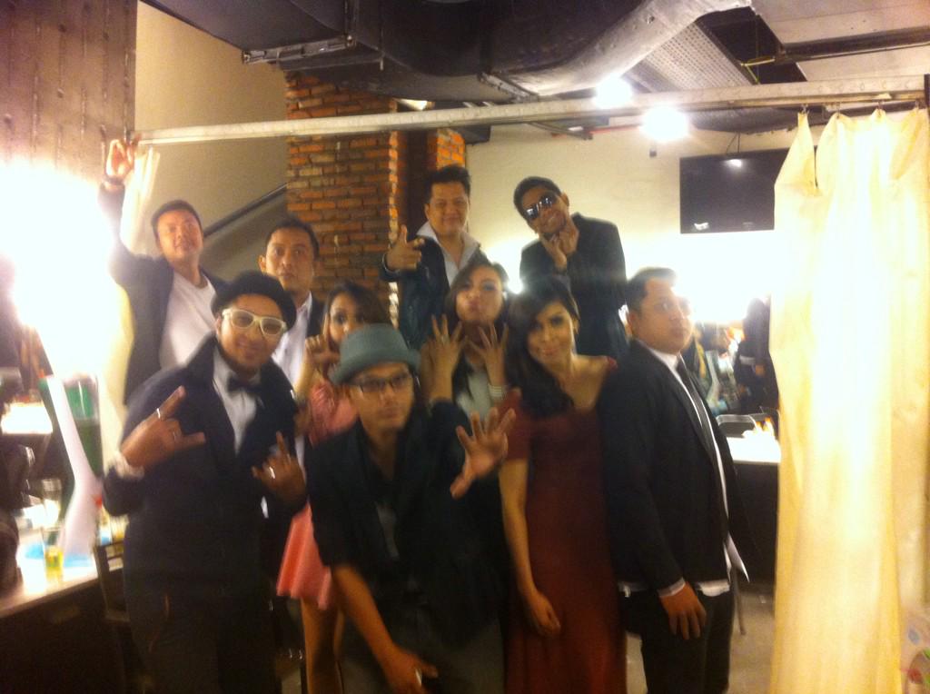 DFBAND180's tweet photo. http://t.co/WpaT5zCPUZ