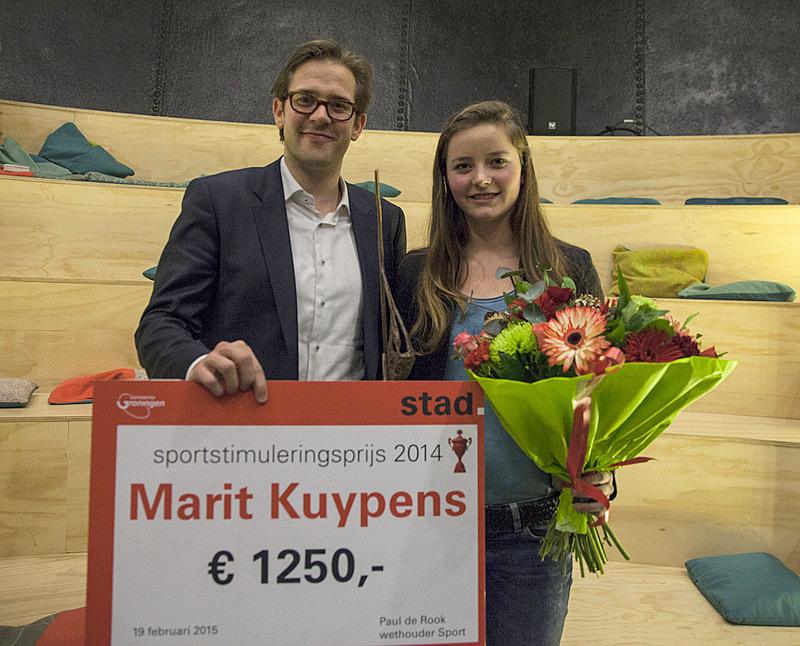 Volleybalster Marit Kuypens winnares sportstimuleringsprijs 2014 <a href="/PauldeRook/">Paul de Rook</a>  #raad050 <a href="/stadsnieuws/">Mr Valera</a>