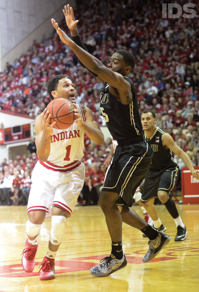 ids_visuals's tweet photo. HALFTIME: Indiana, 29, Purdue, 27. PHOTOS: @Ben_Mikesell http://t.co/a34qESfmiS
