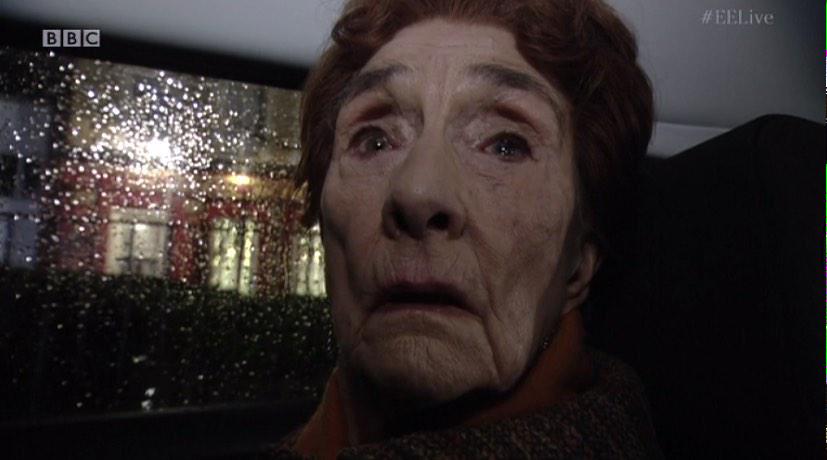 myattibbs446's tweet photo. Let me take a selfie #EELive http://t.co/8xEj7RYTGp