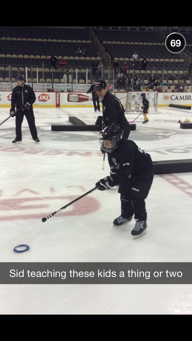 ringettecanada's tweet photo. Sidney Crosby working the rings with the Little Penguins Learn to Play program yesterday. #ringette #CGRingette http://t.co/9UCQ12e9R4