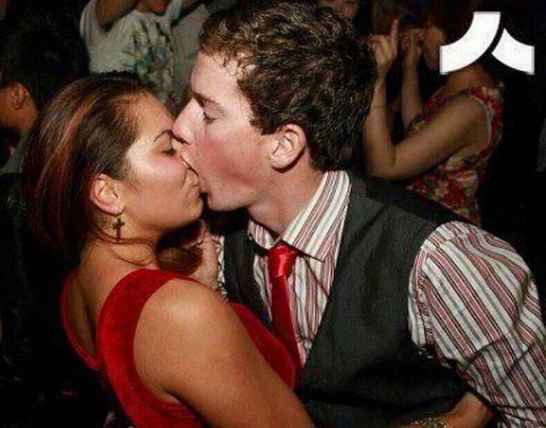 Bilderesultat for primer beso meme