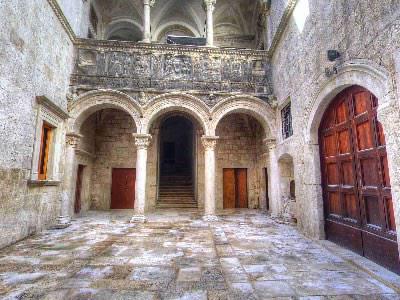 IdeeComuni's tweet photo. Palazzo Sylos-Vulpano XV sec.  sede del corso "Amministratori Locali" #IdeeComuni. 28feb/1mar, borgo antico #Bitonto http://t.co/oy3n5SmmJT