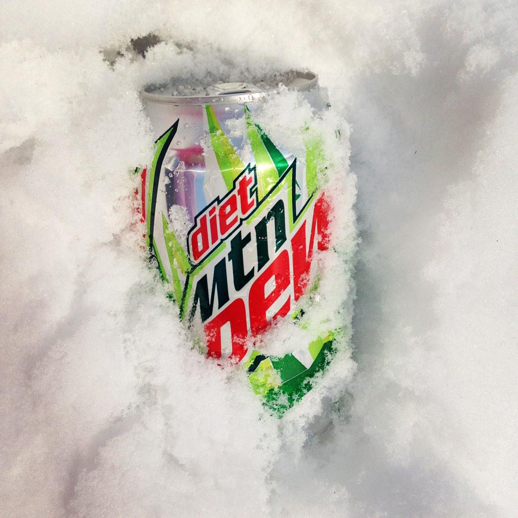 hatton_shelby's tweet image. @micahharriswx This is how I get my drinks cold! LOL #singledigittemps#snow