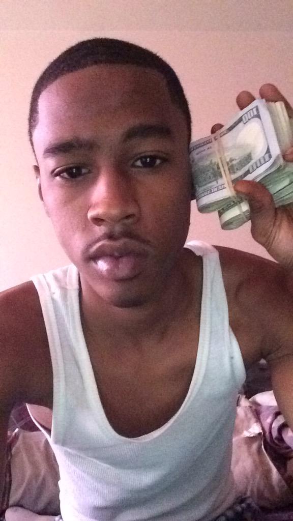 RR_GotClout's tweet photo. #B😎😎lin💸🙇 http://t.co/8DQPlA2JNM