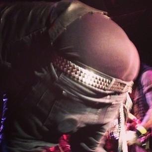 AlexAvdis's tweet image. Is this what the guys see every gig?