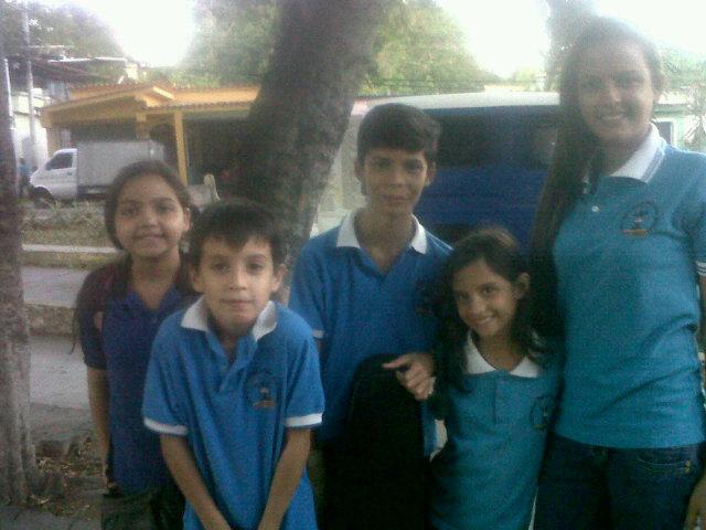 Jenifersantan20's tweet image. #elsistemacumple40 @NCharallave ensayo y mas ensayo para nuestro concierto