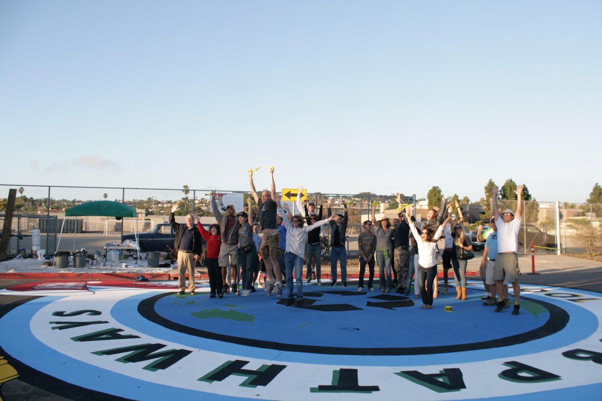 Connect_PB's tweet image. #TBT Street painting in Pacific Beach with @beautifulpb #SanDiego #PacificBeach #ConnectPB