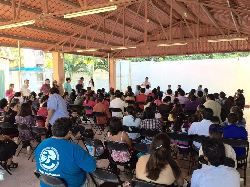 rocalan's tweet photo. @RED_CIUDADANA_ reunion de  promotores de Chetumal y Bacalar!!Somos Muchos Y Cada Día Somos Más!seguimos la tradición http://t.co/rg4wcxPtwe