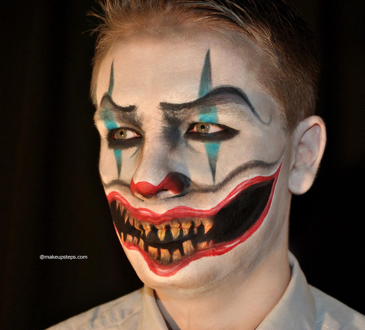 makeupsteps_com's tweet image. #makeupsteps #makeupsteps_com #learnmakeupstepbystep #haloweenmakeup #clovnmakeup #evilClovn #halloweenClownMakeup