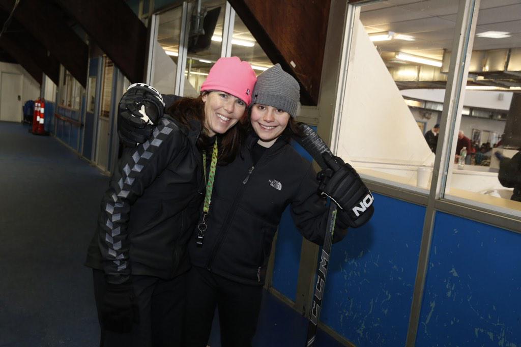 allblessings's tweet photo. Hardwork pays off for these players at #NewbridgeArena #skate2score #powerskating #clinic #loveskating http://t.co/3xkm4z2fq6