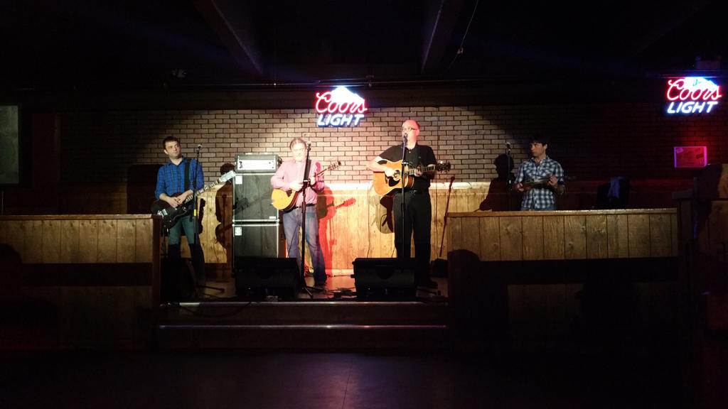 dcDigitalProd's tweet image. Great night with the @IrishDescendants tonight. Thanks @NKIEnt and everyone who came out!