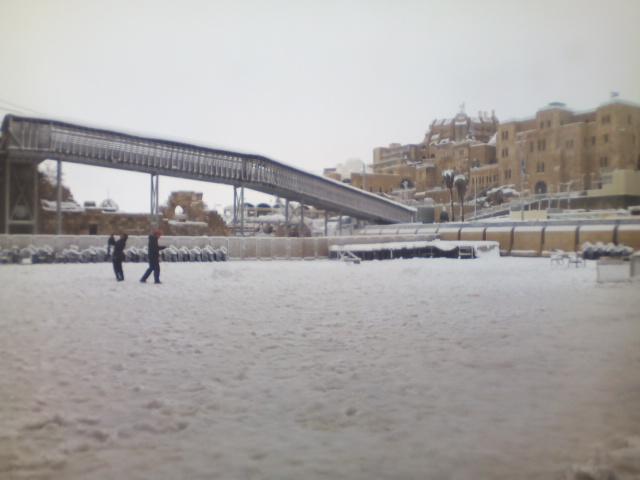 Israeliupdates's tweet photo. Another few shots at the kotel http://t.co/HnUsw0DUXk