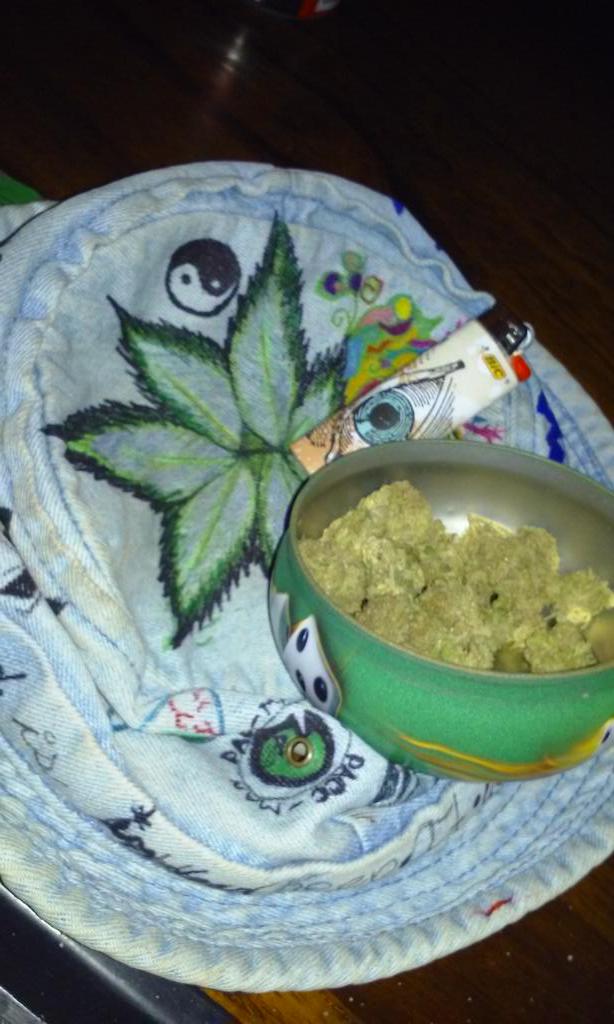 gingerbread710's tweet photo. Me and @Stop_dropfollow session ๐๐จ๐จ #highintentions http://t.co/QQ5fdNljRk
