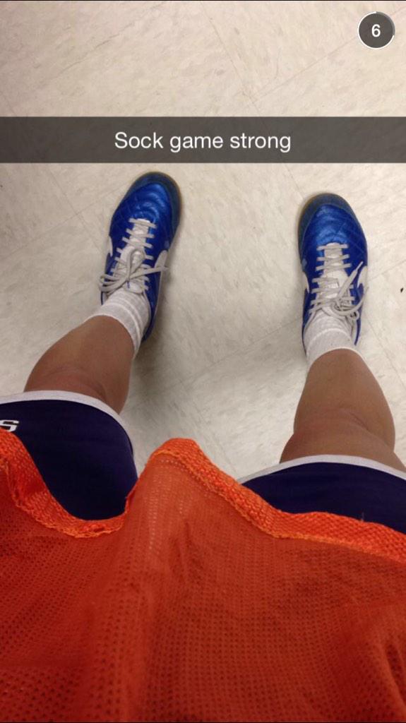 tHaT_dUdE_kEN's tweet image. @kathycelebre you can lie? #SockGameWeak #WhiteSocks