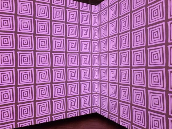 astoldbyRJ's tweet photo. My wallpaper design from the @cooperhewitt #latergram #tbt #design http://t.co/uZBkeTFIfc
