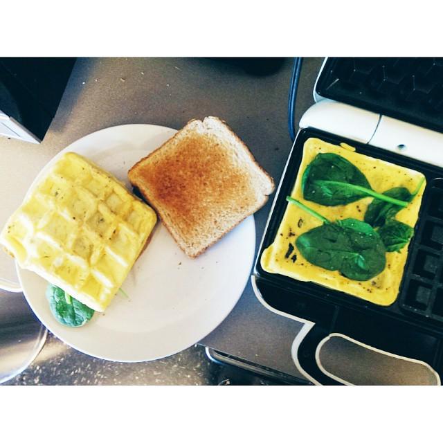 tranley's tweet photo. So this happened. ππ£ #wafflegg #becausehunger #officefoods #toasty #omelette #whenlifegiveβ¦ http://t.co/InlPlYfQSJ http://t.co/2W9sXLxNh5
