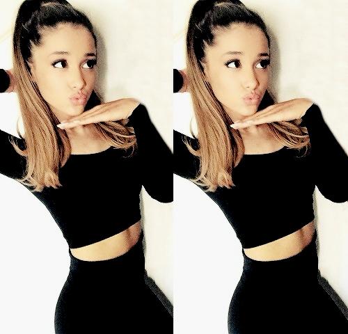 comparingariana's tweet image. 