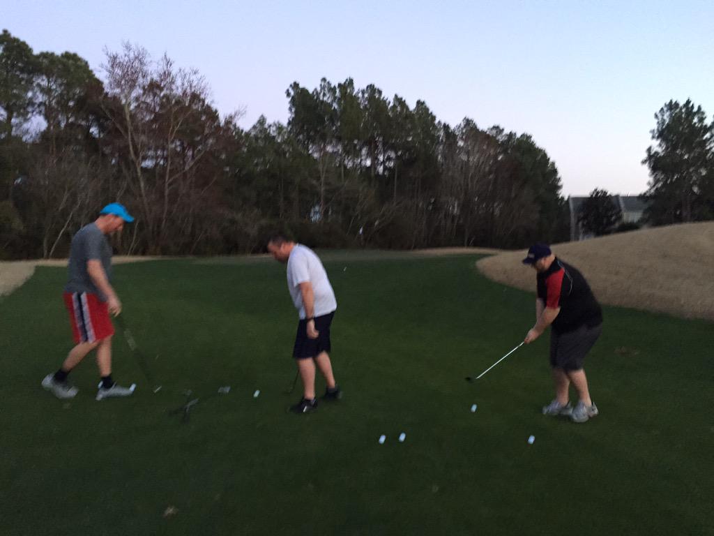 BrianOwen72's tweet photo. @KPB_inTO @RichardBiringer @lasty76 drunken chipping contest #fingcold #iwin (round2) #MyrtleBeach http://t.co/rkAHCEjKP3