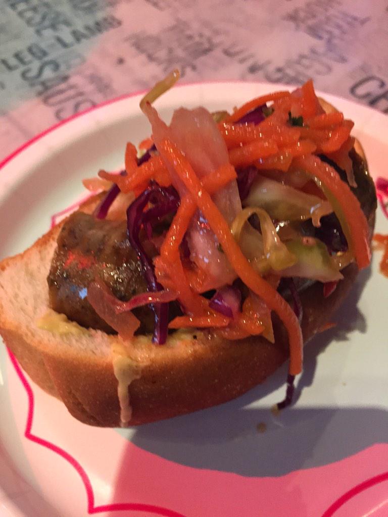 sam_marvin's tweet photo. Heritage #chicken sausage @ #YouTubeSpaceLA #SideChef #WhyICook! Stop the madness in the food industry. #respect http://t.co/ylL5CgBok3