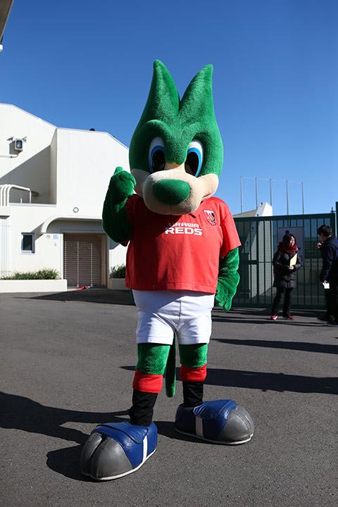 浦和レッズオフィシャル Pa Twitter 2 21 土 25 25 26 25 日本テレビで放送 の サッカーアース にて 阿部勇樹 槙野智章のインタビューが放送 またレディアがスタジオに生出演 予定 詳細 Http T Co Gturcdtwn9 レディア Http T Co Pin3d0vq0y