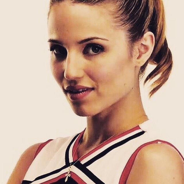 Alejandra_HC13's tweet photo. Hoy se grabó el último episodio de glee😭 http://t.co/5odE2pueLM