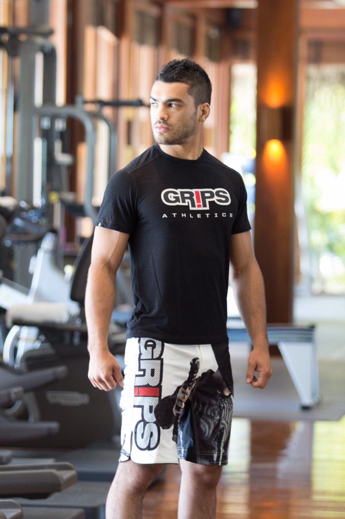 MmashopSa's tweet photo. New @GripsAthletics products now in store http://t.co/AUWydwgpkS @IrshaadSayed #mma #gripsfamily #boxing #EFC http://t.co/TazUOXuL3R