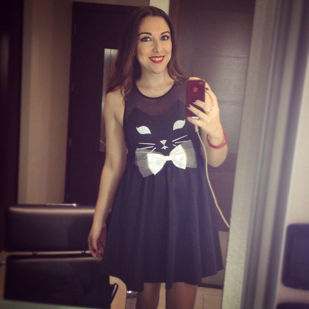 la_vill's tweet photo. La guapa @SandraCorcuera  en vestido de @la_vill  al aire!!! Qué taaal? 👌👏❤️ http://t.co/XFqseZ3YlN