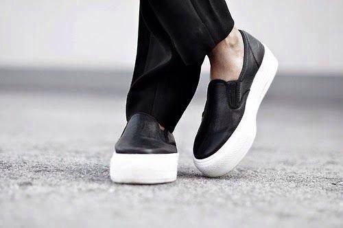 onewaychile's tweet photo. Mi fuerte: los zapatos // Una mujer nunca es fea con un buen zapato - Channel // #fullmoda http://t.co/toWmlRt5bL