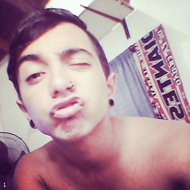 Gonzimartinezok's tweet photo. Que me pasaba!!! Recien bañado #Flamaaa http://t.co/7qJpY9eFtH
