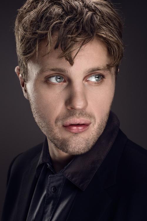 michaelpittfans tweet picture