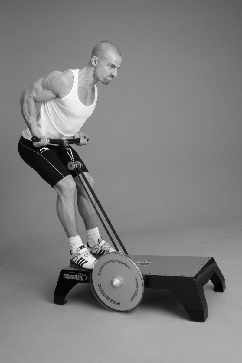 go_exxentric's tweet image. #kBoxRow: an effective #row exercise for all users, with #eccentricoverload easily achieved: exxentric.com/row-exercise/