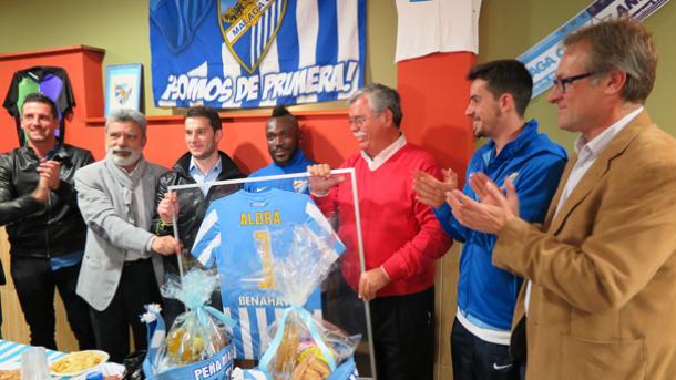 MalagaCF's tweet photo. ▶ Boka, @R_deVicente y Martín Aguilar inauguraron la Peña Malaguista @Frente_Trabanka de Álora http://t.co/uUn2ILFoNZ http://t.co/R8aROEbQTj