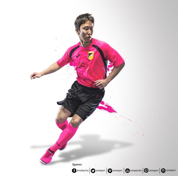 JomaSport's tweet photo. El nuevo catálogo textil 2015 viene repleto de novedades… ¡permanece atento! ;) http://t.co/L2kuIhYk8y