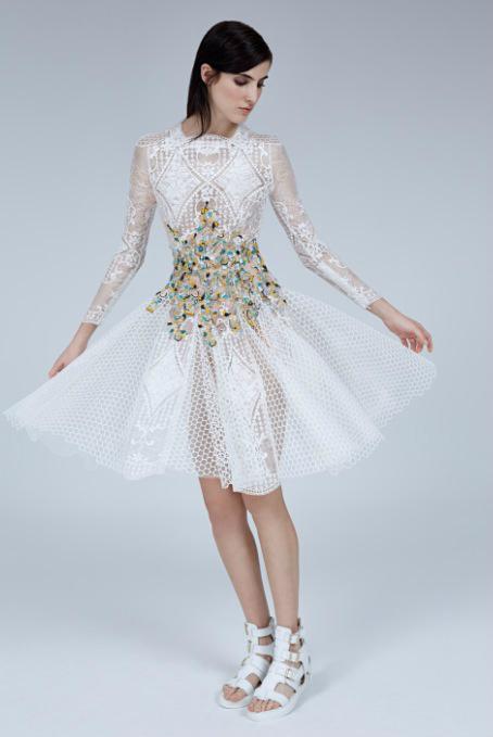 AtelierVillalba's tweet photo. #AlfredoVillalba #Couture #SS15 #FloralGeometry #Look18 #luxurywatch #lookagain #whowhatwhere http://t.co/ZkV968LFdJ