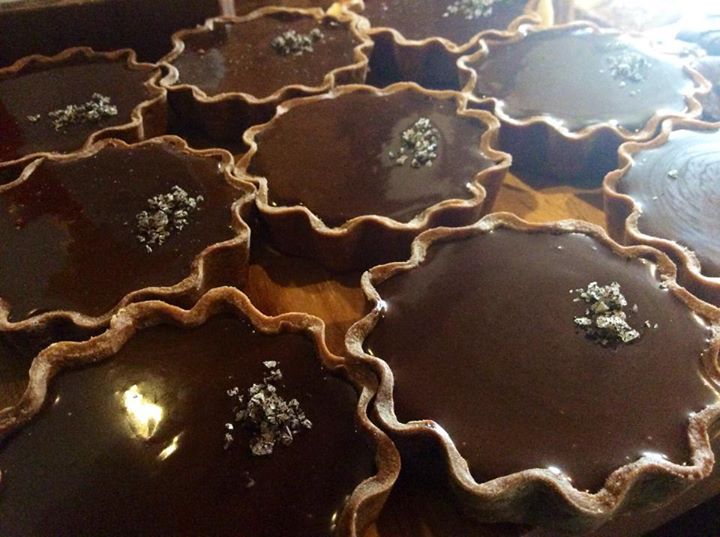 BalticBake's tweet photo. Salted caramel and chocolate tarts #workoftart http://t.co/gp7p1s1FF4