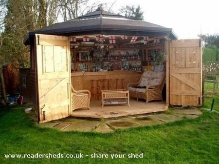 DrinkCSX's tweet photo. The UK trend of #barsheds is coming to the U.S.Looks like a great place to escape for a drink: http://t.co/LkRxx0lUFw http://t.co/cFNsNOCDeq
