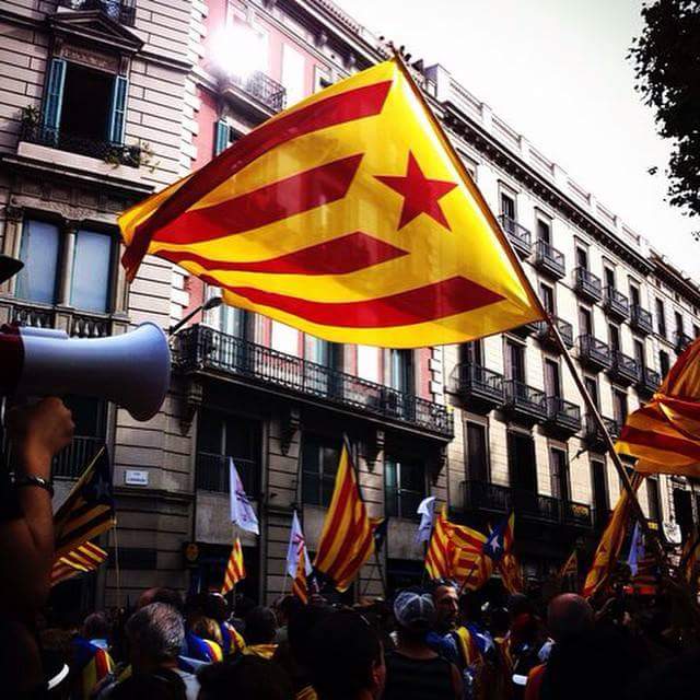 anaraljaan's tweet photo. @amicdetots @DOLORSREI @AngelsSitges @fgfajardo2 Bon dia Jan i compatriotes ! #FFper tots vosaltres #AmuntCATLliure http://t.co/0dA1BfnZgn