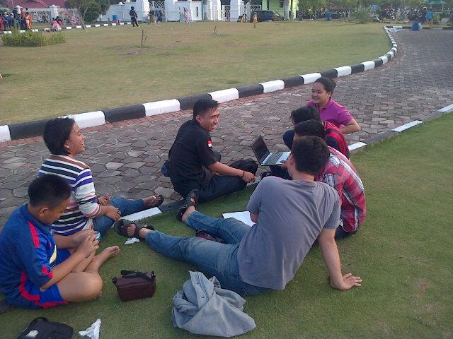 SGPKU's tweet photo. Komunias Sugar Glider lagi Gath ni diAnnur. Main Glide. Ayukk http://t.co/S0QMKSSeig