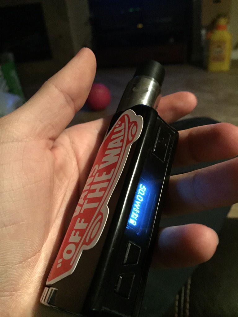 ElBenny77's tweet image. “@stuntmanchucks: #ipvmini http://t.co/9y2Y8Q9Si9” is that an xbox?