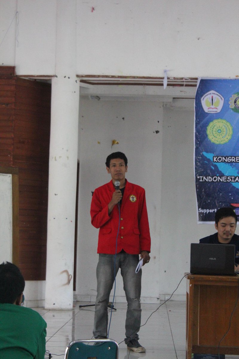 HMJIPUNAND's tweet photo. Selamat kepada Zulfikar mahasiswa Universitas Hasanuddin yang terpilih sebagai ketua umum HIMAPOL Indonesia ~ http://t.co/Y2fatXmP6M