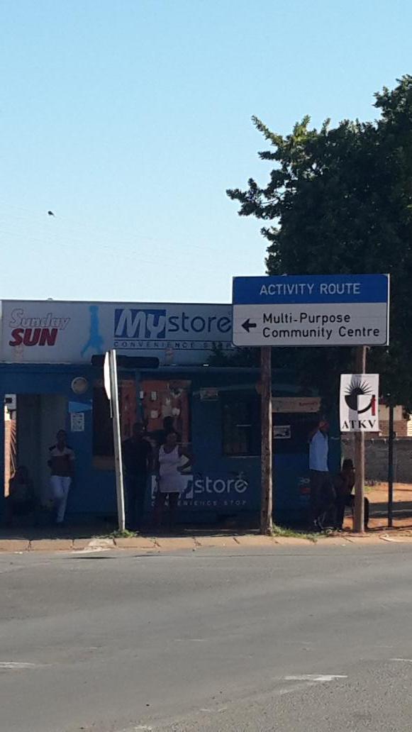 Cindydup89's tweet image. Prysuitdeling vandag by Tshiamo Primary school! @ATKVSA  #handevat