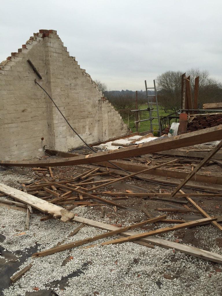 GHBuilding's tweet photo. Barn roof restoration http://t.co/iF1TYNYcAd