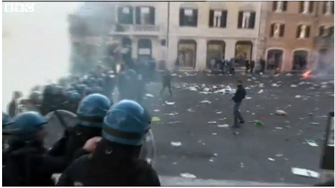 BBCSport's tweet photo. Feyenoord fans clashed with police in Rome ahead of their team's Europa League match. Watch at http://t.co/lbXxLWtbiW http://t.co/GlKNUs6Cuj