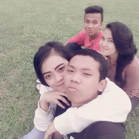 Firdhatrianggi's tweet image. With sayang ku ({}) @RizaldiTriAnggi