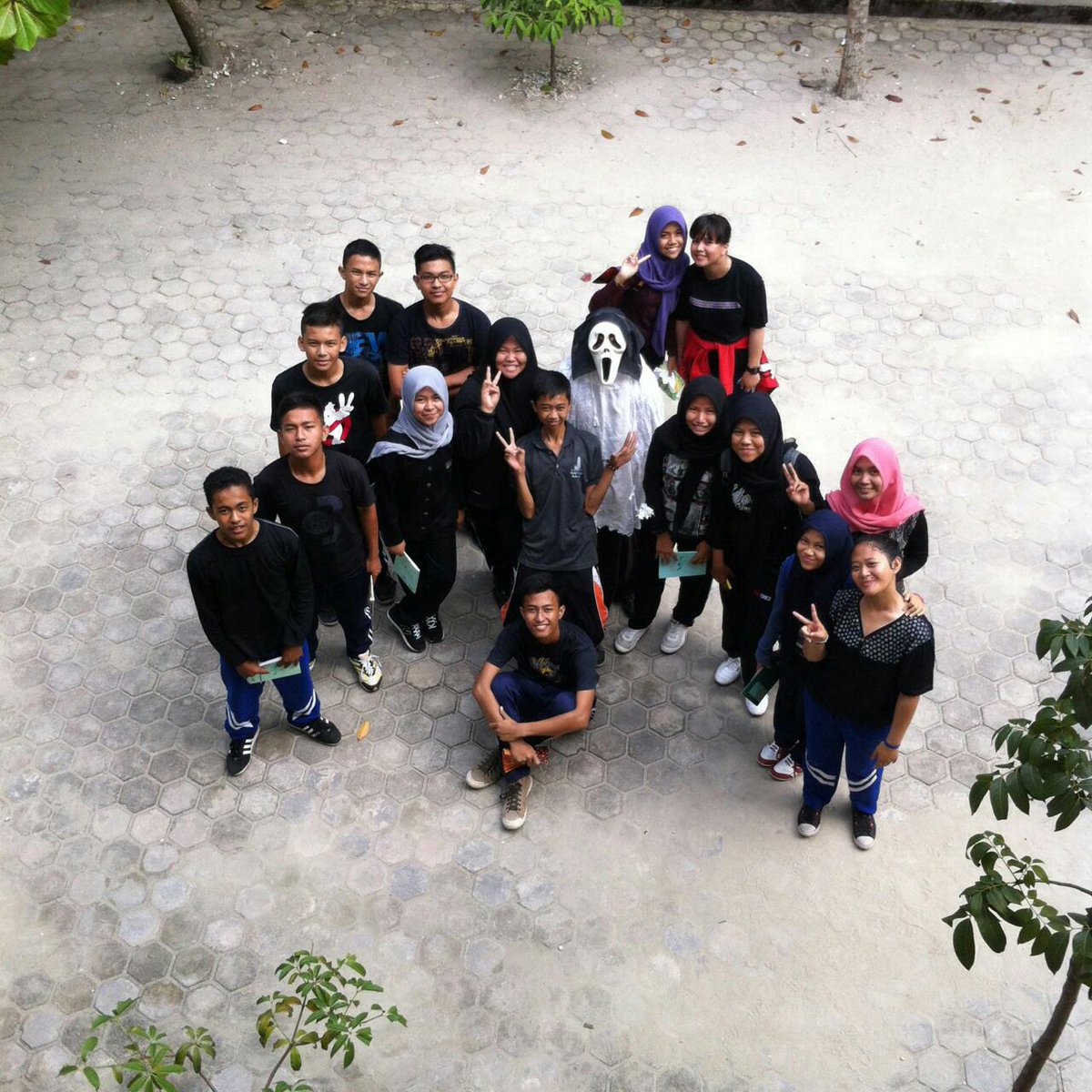 auliaelsaa's tweet photo. @plepah5 angkatan 16,17❤ http://t.co/yBX5i7zDmY
