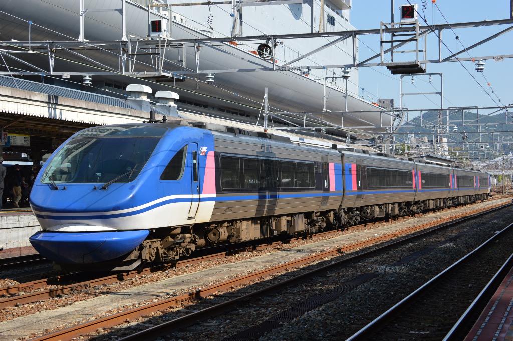 軽自動車は６６０馬力エンジンを搭載しているらしい Togetter